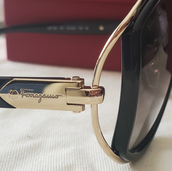 Salvatore Ferragamo Sun Glasses - Picture 5 of 13